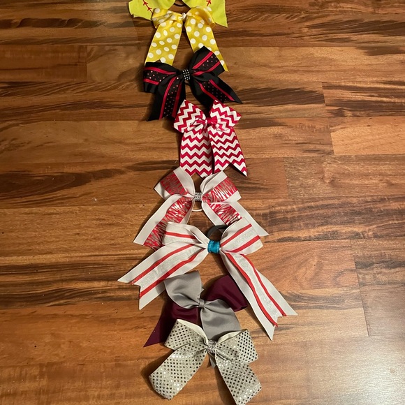 Collection of softball hair bows - Picture 4 of 4